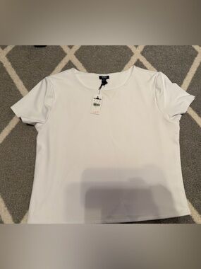 Express White Short Sleeve Body Contour Crewneck Tee